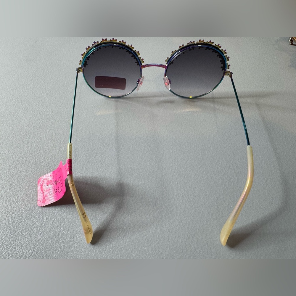 Betsey Johnson flower child round aviator Sunglasses Purple Accents floral - Picture 4 of 4